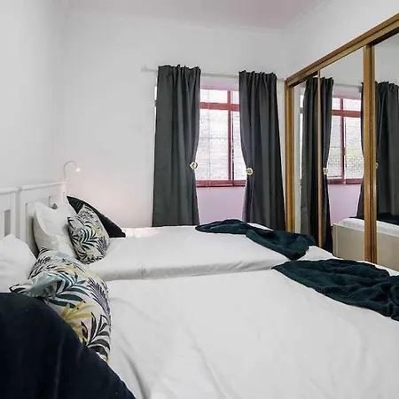 Lisboa Confortavel 2 Quartos Com Terraco Apartamento