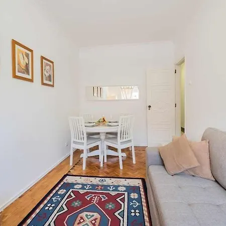 Lisboa Confortavel 2 Quartos Com Terraco *