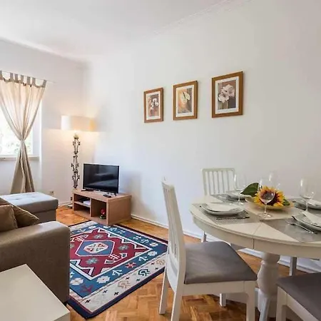 Lisboa Confortavel 2 Quartos Com Terraco Apartamento *