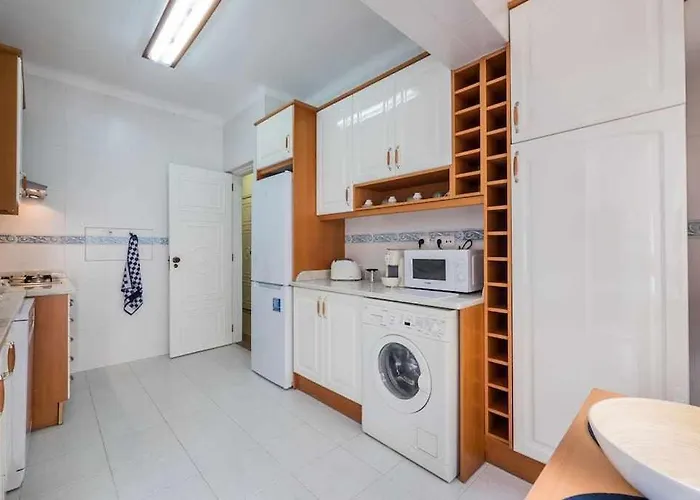 Lisboa Confortavel 2 Quartos Com Terraco 오디벨라스