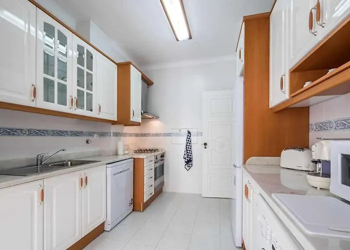 Lisboa Confortavel 2 Quartos Com Terraco Apartment *