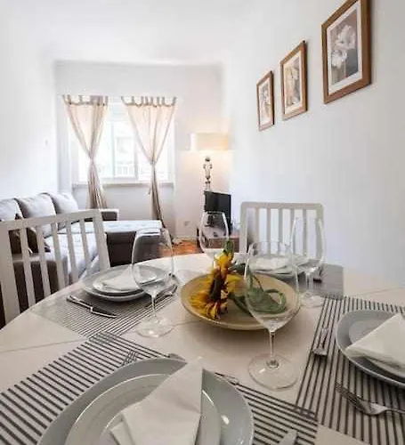 아파트 Lisboa Confortavel 2 Quartos Com Terraco 오디벨라스