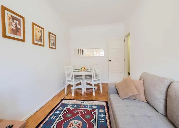 Lisboa Confortavel 2 Quartos Com Terraco *