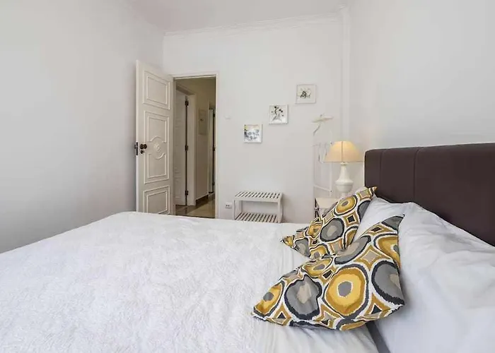 Lisboa Confortavel 2 Quartos Com Terraco 오디벨라스