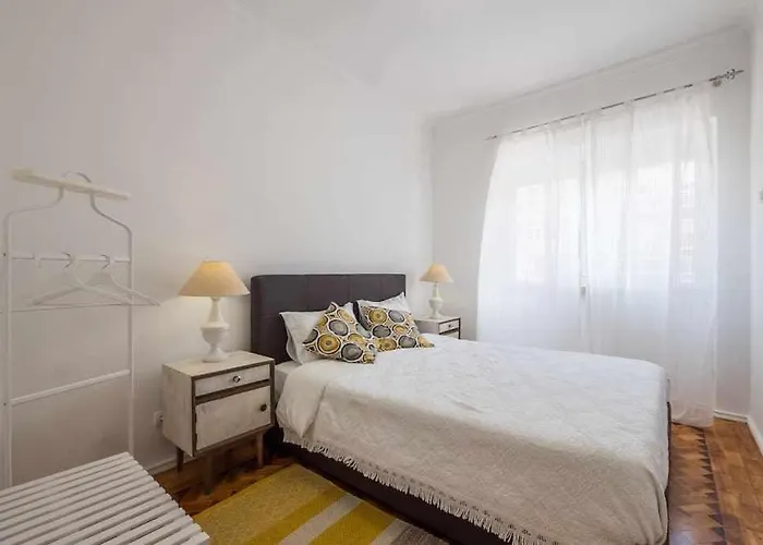 Lisboa Confortavel 2 Quartos Com Terraco *